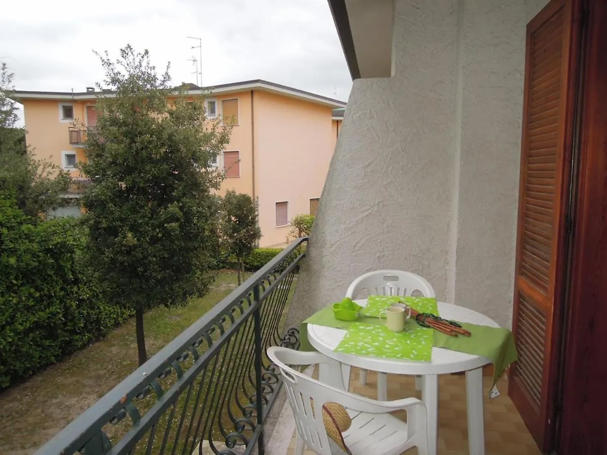 Villa With Garden And Barbeque 250M From The Sea Bibione Apartmán
